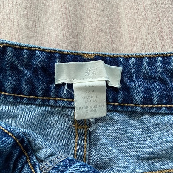 H&M High Waisted Denim Distressed Shorts - Picture 3 of 3